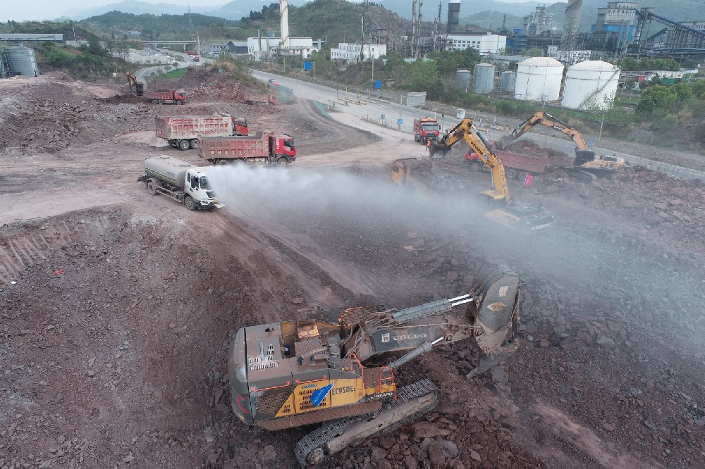 不停工、不斷檔，假期建設(shè)忙！